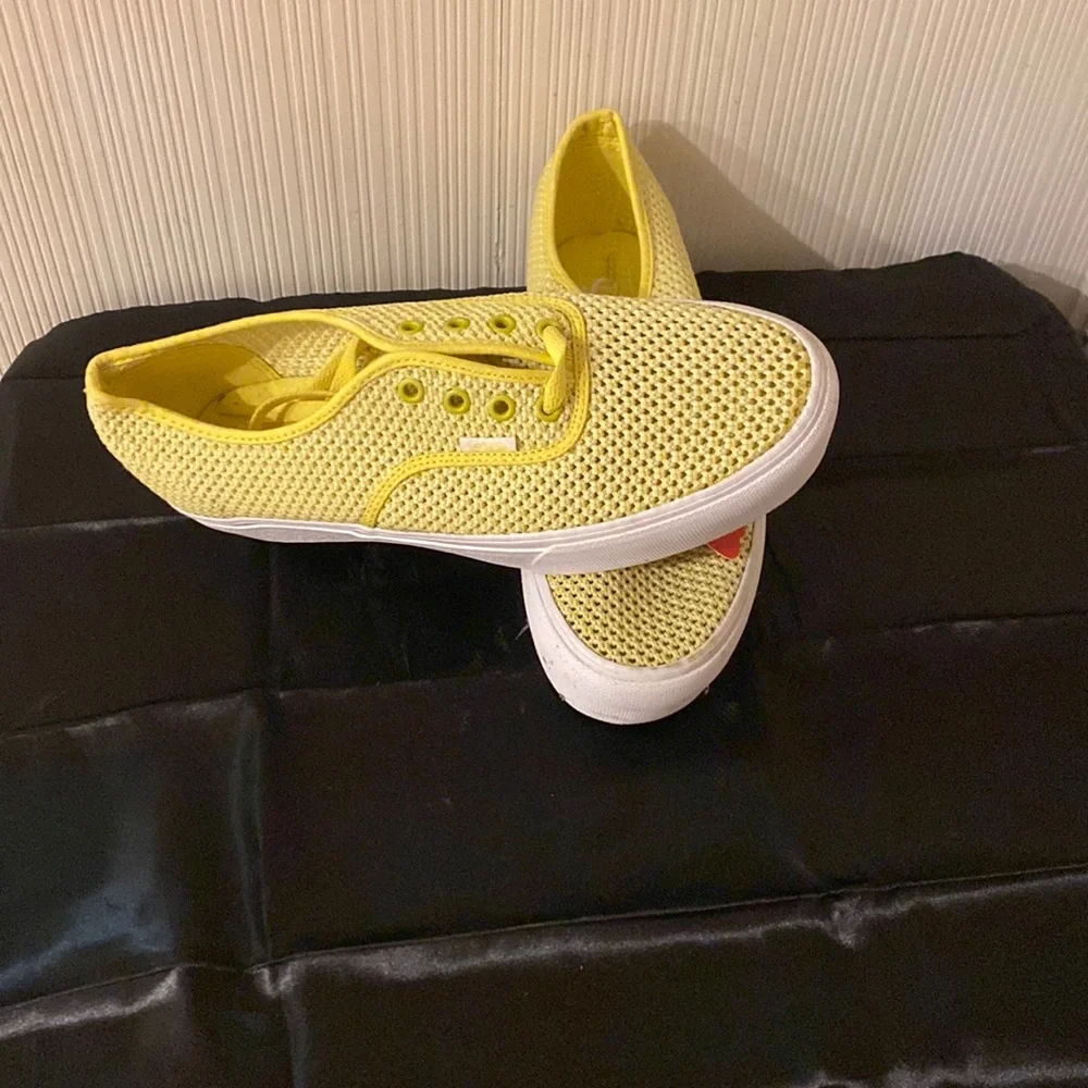 YELLOW WOVEN VANS SIZED 9 - Picture 1 of 4